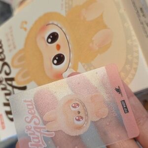 authentic DADA - LABUBU "Have a Seat"